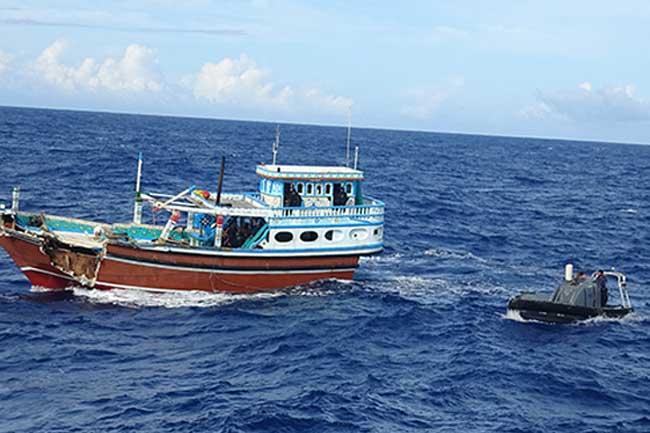 Vessel smuggling large volume of narcotics apprehended off Sri Lanka