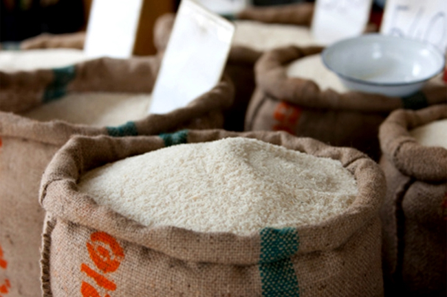 Strict legal action against traders selling rice above MRP