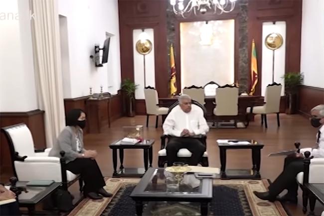 PM holds talks with World Bank and ADB reps, seeks funding to procure essentials