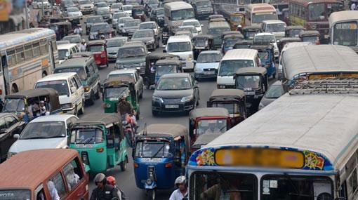 High-Level Road blocked by protesters at Nawinna