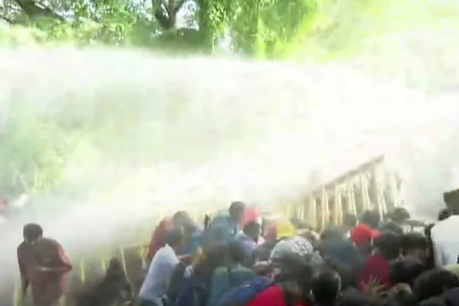 Police use tear gas and water cannons to disperse IUSF protesters