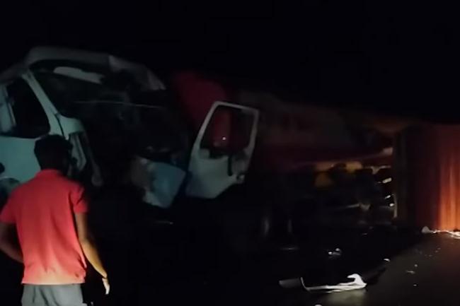 Collision involving fuel bowser and lorry on Southern Expressway