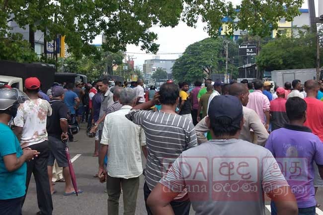High Level Road blocked due to protest demanding fuel