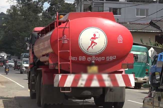 Permits of three bowsers suspended for illegally unloading fuel
