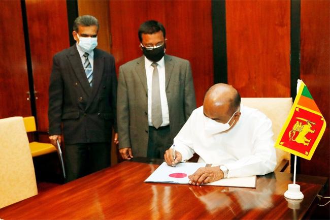 Speaker endorses certificate on 3 Bills