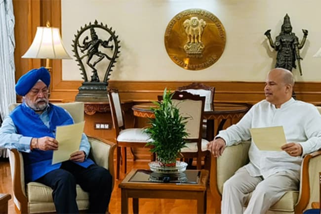 HC Moragoda meets India’s Petroleum Minister for bilateral energy cooperation