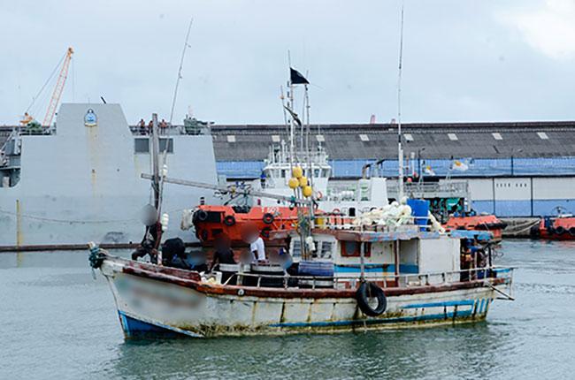 33 held as navy thwarts another illegal migration attempt