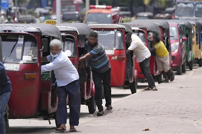 Fuel pass: Three-wheelers can pump fuel only from registered filling station