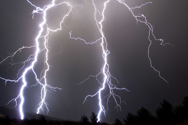 Advisory issued for thundershowers and severe lightning