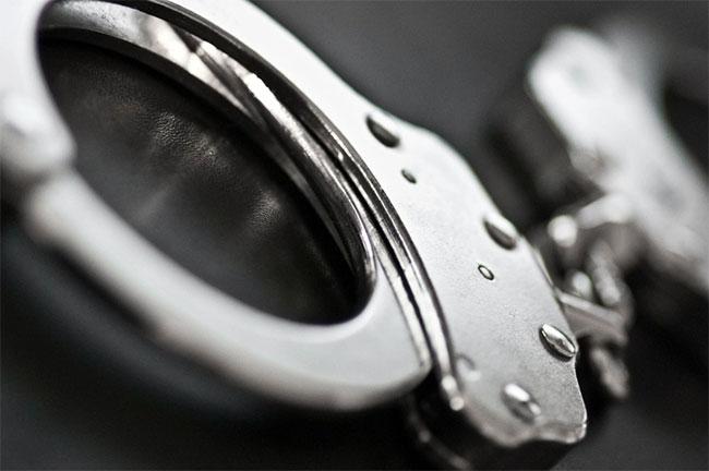 Woman nabbed with smuggled in gold and cigarettes
