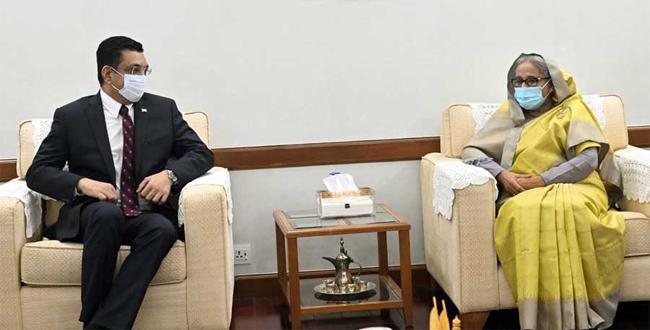 Minister Sabry calls on Bangladesh PM Sheikh Hasina