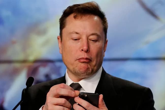Musk feuds with Apple over Twitter advertising