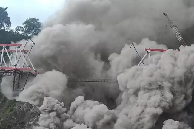 Mount Semeru: Indonesia raises alert to highest level as volcano erupts on Java island