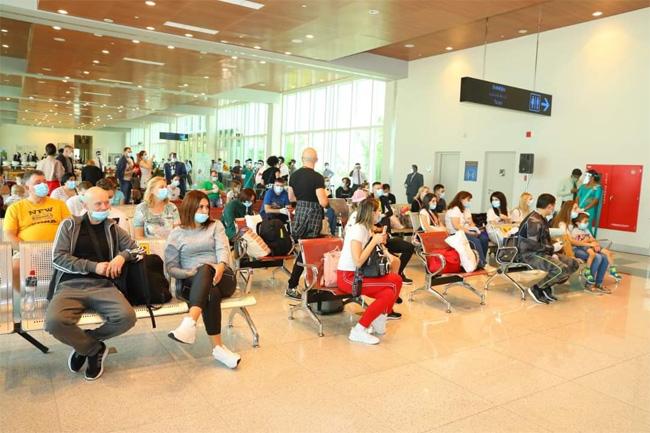Sri Lanka scraps COVID vaccination, negative test requirement on overseas arrivals