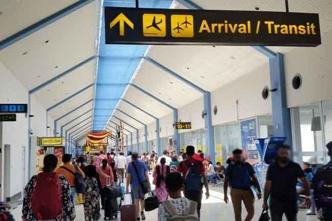 Submitting arrival and departure cards made available online