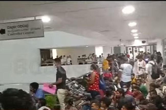 Immigration & Emigration Dept. temporarily halts issuing of passports