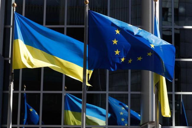 EU to open membership talks with Ukraine, but fails to agree €50bn funding package