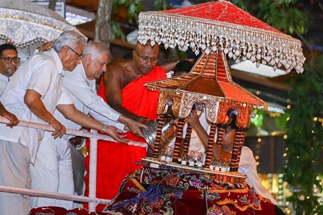 Gangarama Temple’s Annual Navam Maha Perahara parade the streets