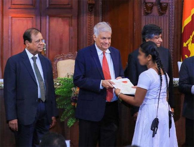 ‘Presidential Scholarships’ for 100,000 school students annually