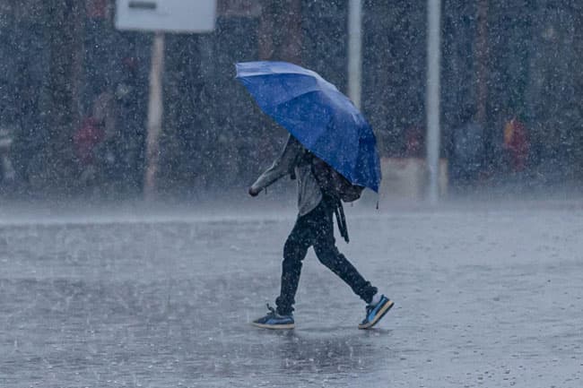 Red alert issued for heavy rainfall in multiple districts