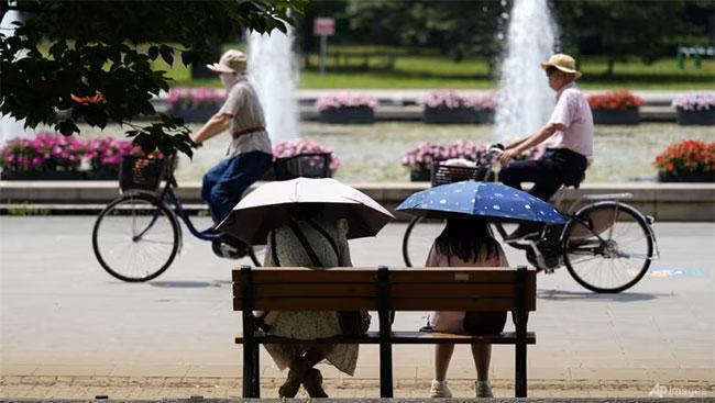 Record fall in Japanese nationals as population declines