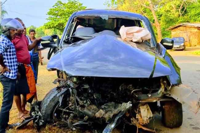 Two killed after vehicle veers off the road in Mihintale