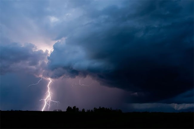 Warning issued for severe lightning in several districts