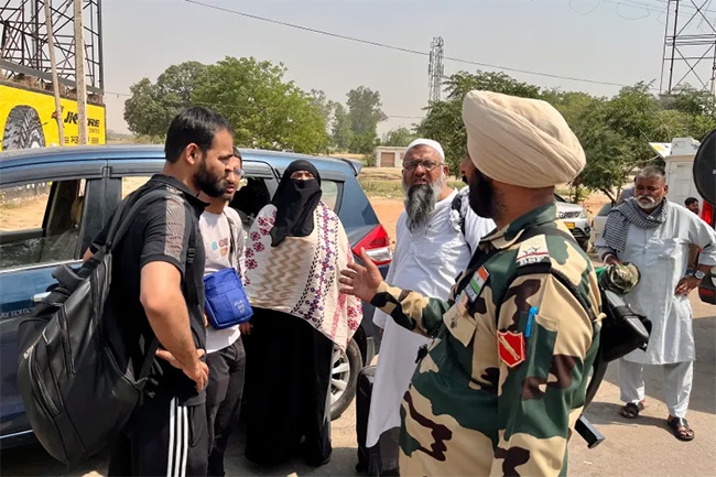 Over 1,400 Indians leave Pakistan while 786 Pakistanis exit India in six days