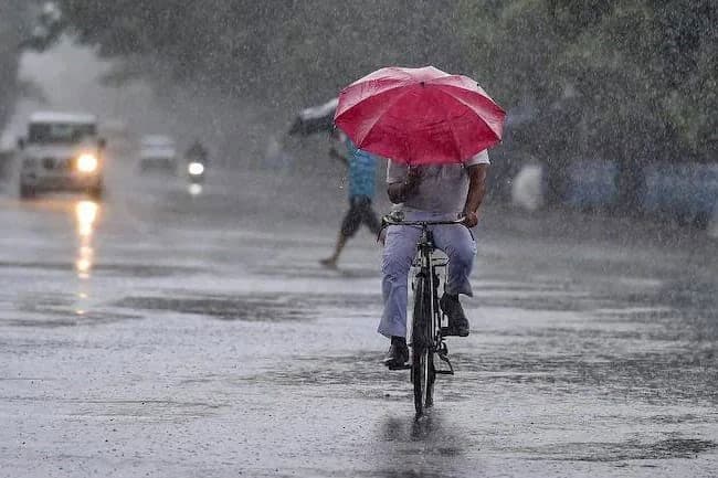 Heavy showers above 100mm expected in parts of the island today