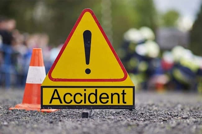 12 injured in bus accident in Randenigala