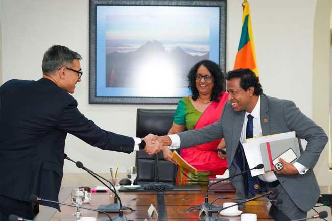 Prime Minister meets IMF Mission Chief for Sri Lanka