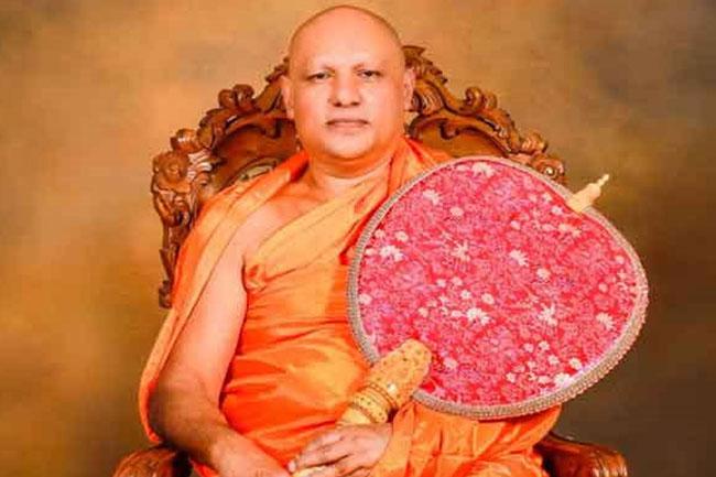 President Anura Kumara presents ‘Sannas Pathra’ to new Asgiri Anunayake Thero