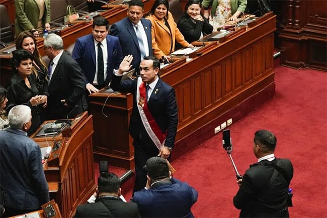 Peru’s Congress ousts president, successor vows ‘war on crime’