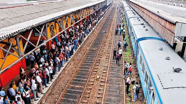 Train services on main line delayed due to signal failure near Hunupitiya station