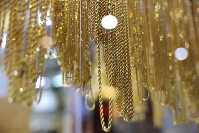 Gold prices in Sri Lanka drop by Rs. 20,000 today