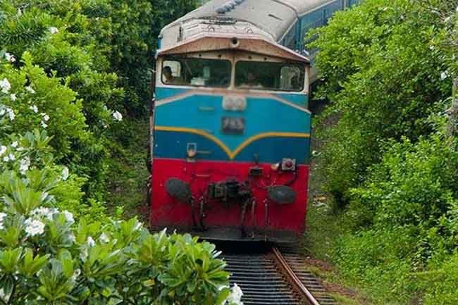 Kandy-Colombo train services to resume after several days