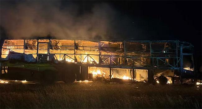 25 dead as bus catches fire after collision in India