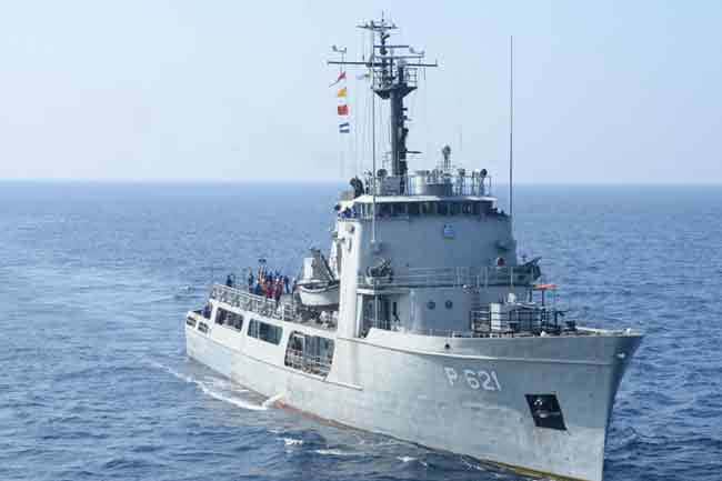SLNS Samudura dispatched to rescue crew of distressed merchant vessel
