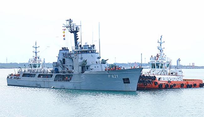 Navy rescues crew from distressed Merchant Vessel MV Integrity Star