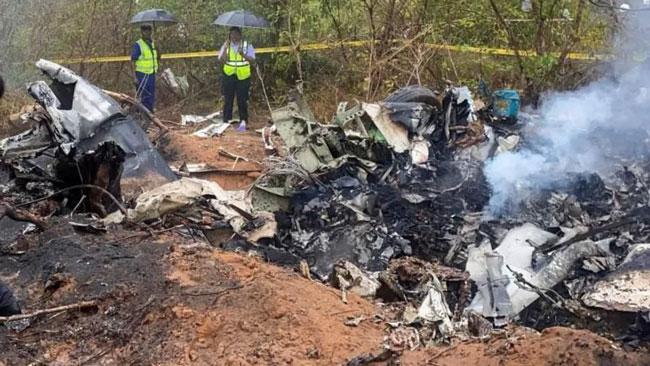 Tourist plane crash in Kenya kills 11 on board