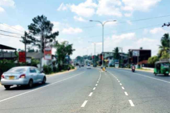 Traffic restrictions along Colombo–Kandy road due to Central Expressway construction