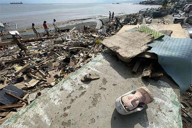 Philippines declares state of emergency after Typhoon Kalmaegi