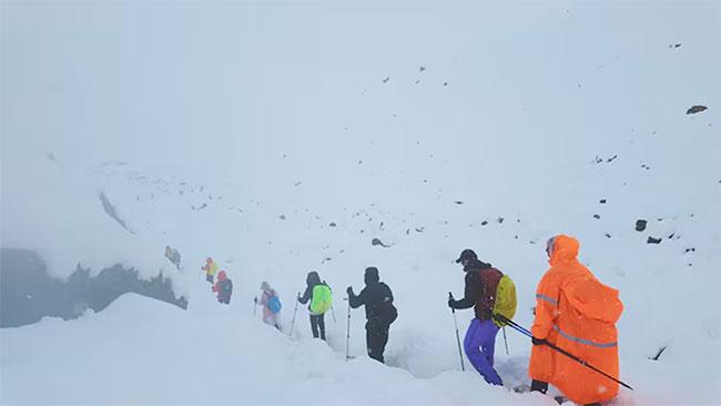 Seven Italians missing as avalanches kill 12 in Nepal’s deadliest autumn climbing season