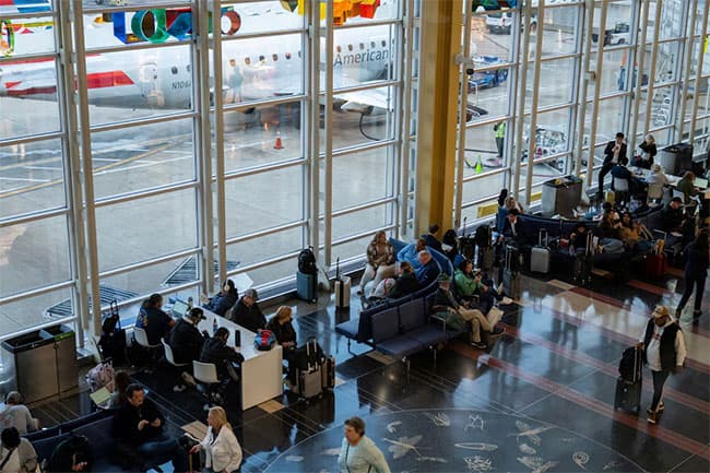 US flight delays, cancellations accelerate as air traffic controller shortages surge