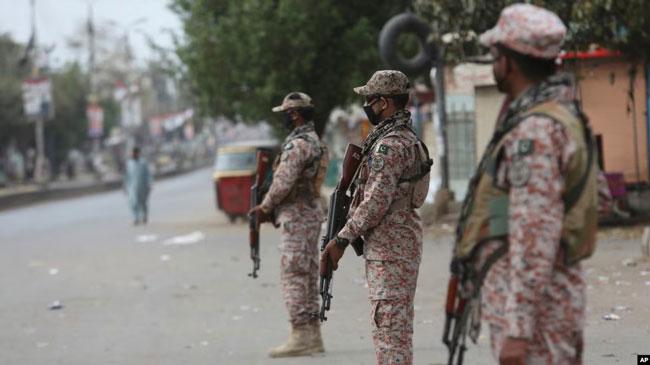 Pakistan deploys army to protect Sri Lankan cricketers