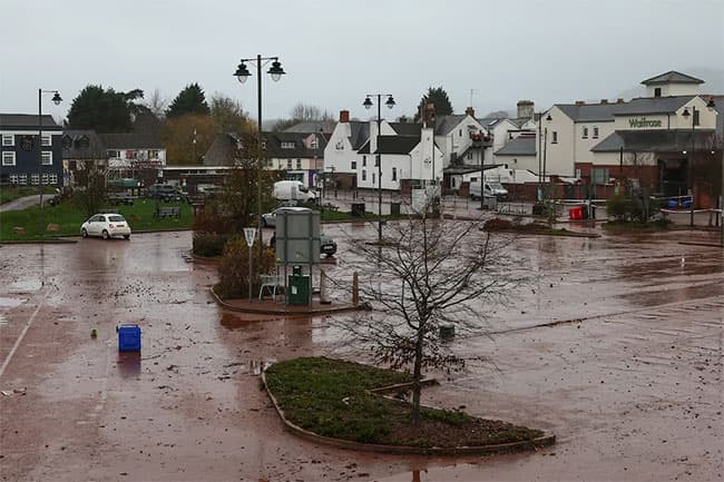 Storm Claudia kills three in Portugal, causes flooding in Britain