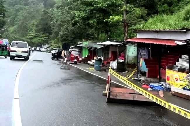 Colombo-Kandy road temporary closed from Pahala Kadugannawa