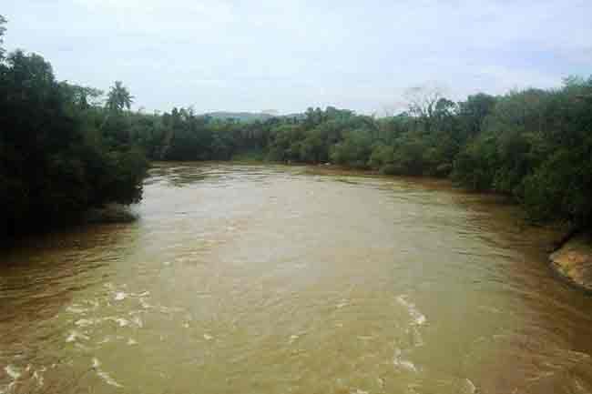 Residents urged to evacuate low-lying areas amid flood risk from Ambatale Bund overflow