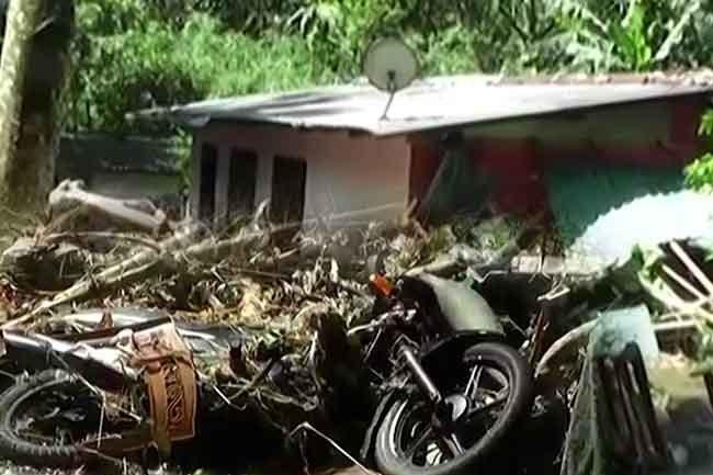 23 dead, 10 houses destroyed in Sarasavigama, Peradeniya landslide