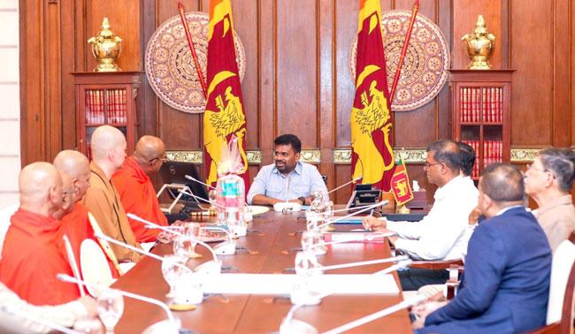 Gangaramaya Temple donates Rs. 30 mln to ‘Rebuilding Sri Lanka’ Fund